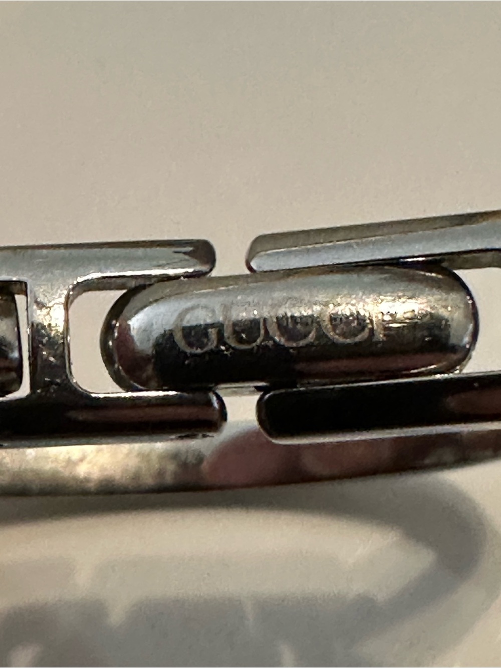 Gucci 1900L Swiss Bangle Watch - Picture 8 of 10
